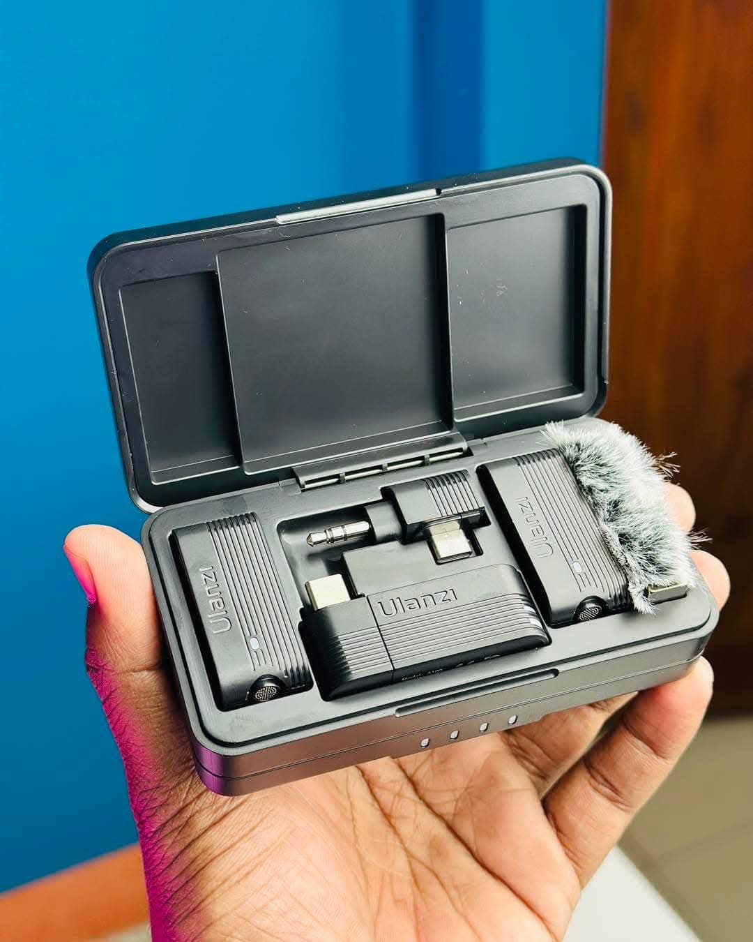 Ulanzi A100 Wireless Lavalier Microphone